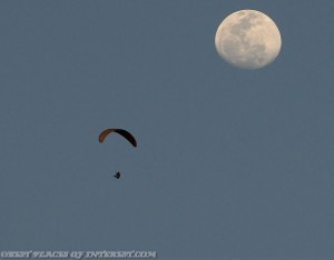 Paragliding-Fly-To-Moon-300x234