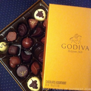 Godiva_belgian_chocolate_golden_box_24