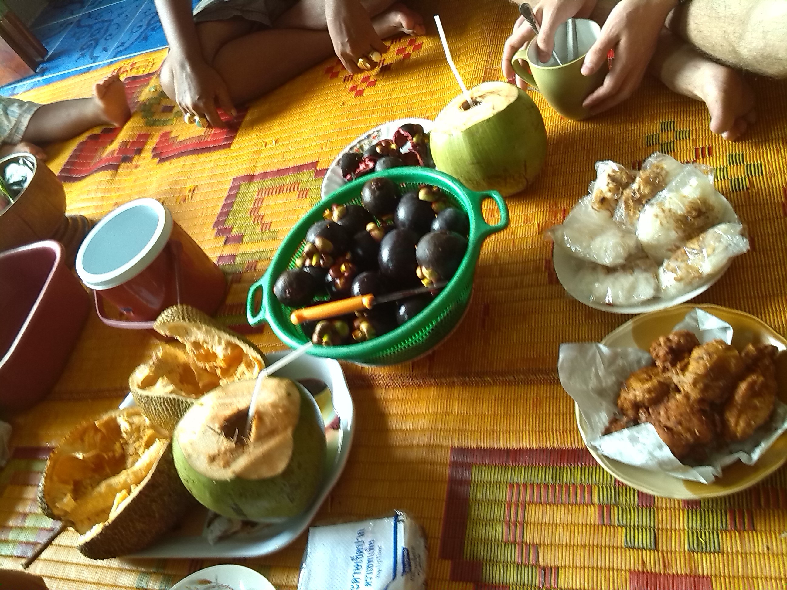 Travel Thailand in a low budget.