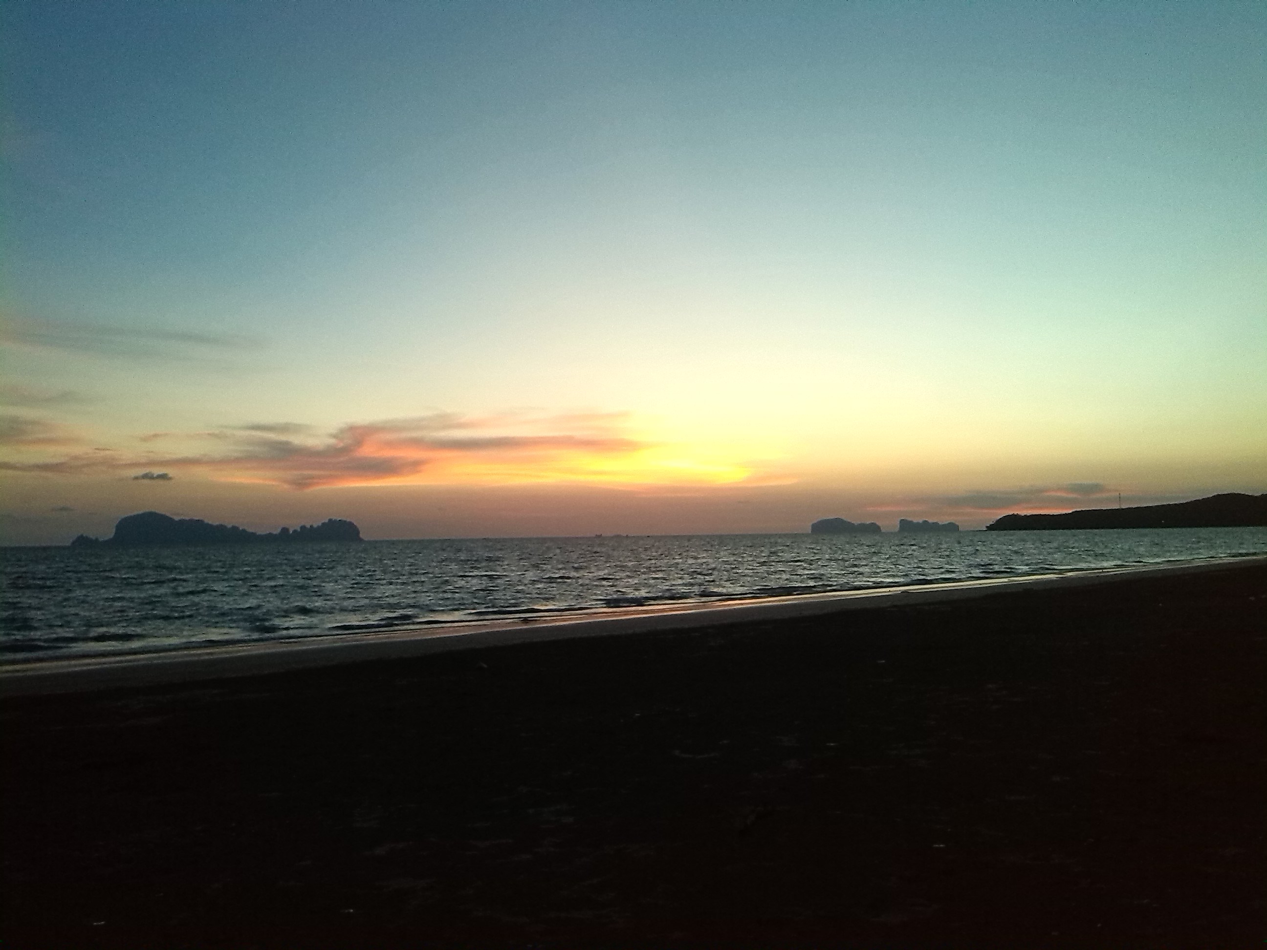 Travel Thailand in a low budget. Beaches.