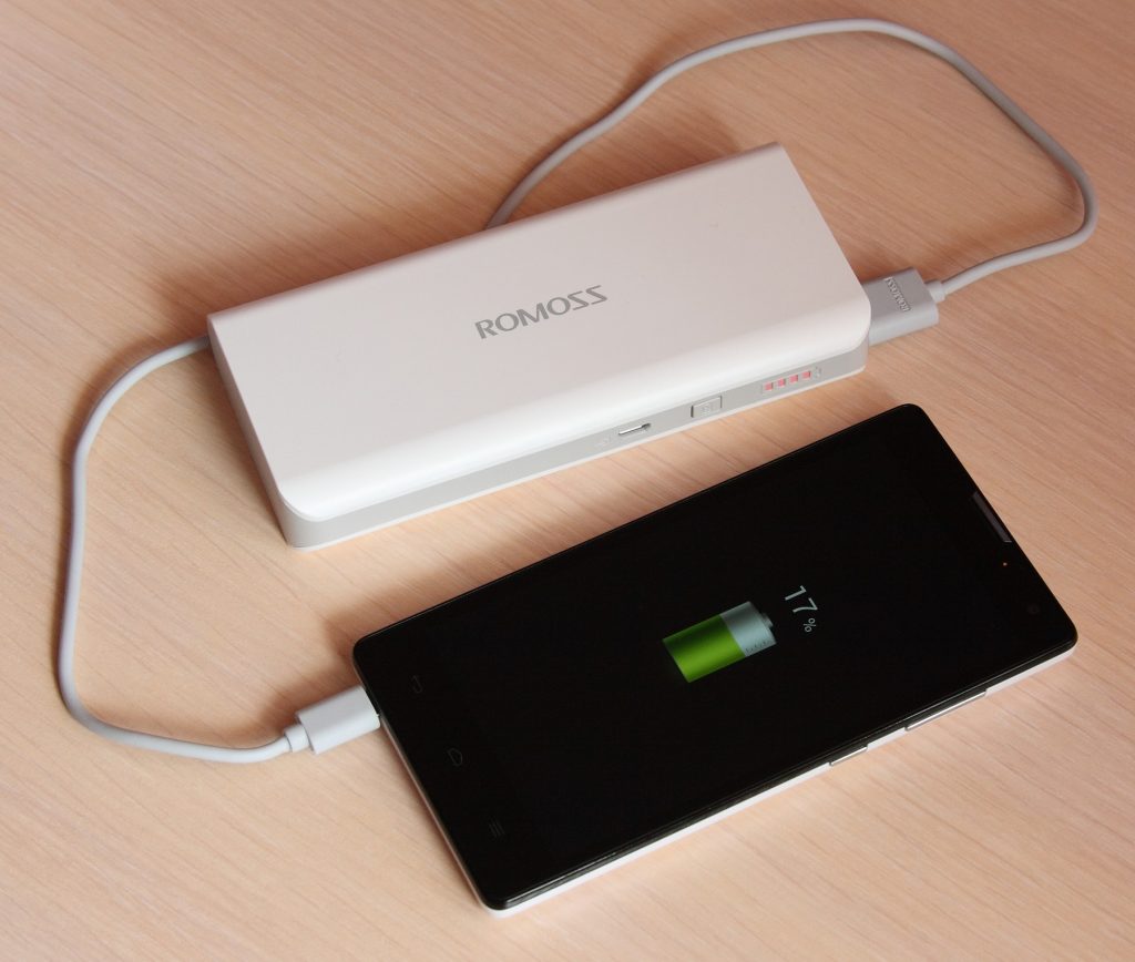 Essential gadgets needed for backpackers- powerbank