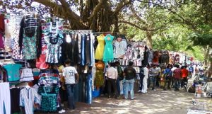 Street shopping in Mumbai, India