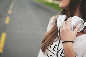 essential gadgets for backpackers- headphones
