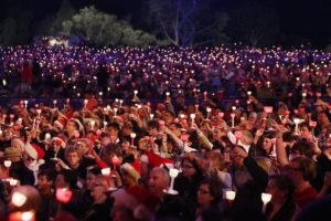 Christmas traditions in Australia-Christmas carols by candlelight