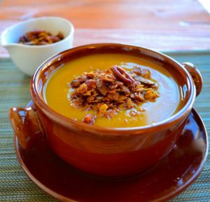 creamy vegan pumpkin soup with spiced savory granola pumpkin soup #Pumpkin #Soup