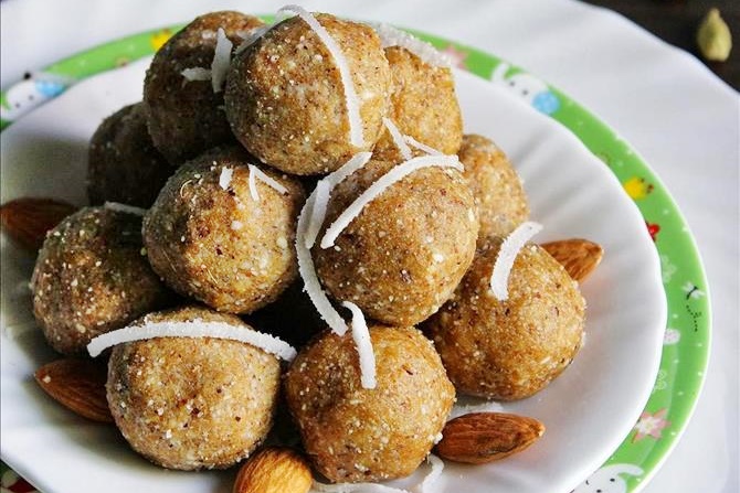 Oats and Peanut Laddoo this festive season