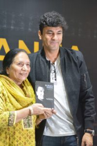 Chef Vikas Khanna with a fan at the book launch