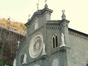 Riomaggiore-chiesa San Giovanni Battista-rosone, Cinque Terre