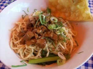 Mie Ayam, street food Indonesia