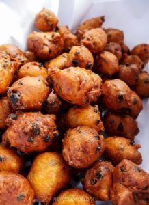 Oliebol, street food Netherlands