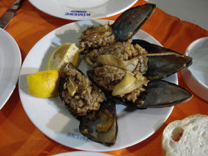 Midye dolma-Istanbul street food