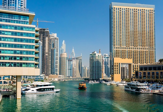 Difference between Dhow Cruise Dubai Marina and Creek - Best Places of ...