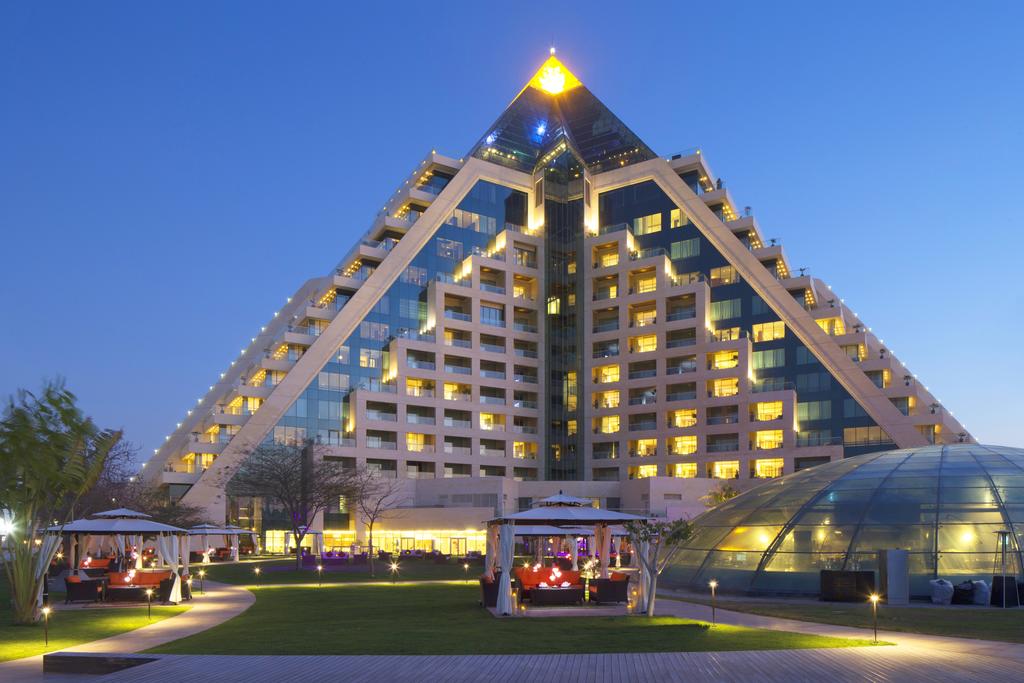 7 Most Romantic Hotels In Dubai For Couples Best Places Of Interest 7-most-romantic-hotels-in-dubai-for-couples-best-places-of-interest