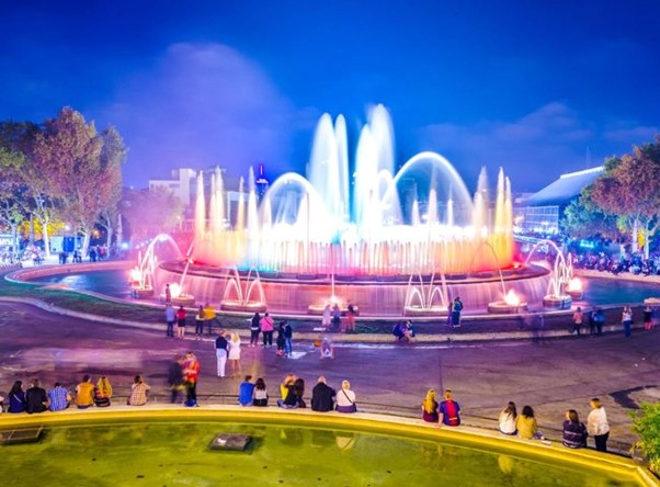 Magic Fountain on Montjuic hill, Barcelona, IC - Pixabay