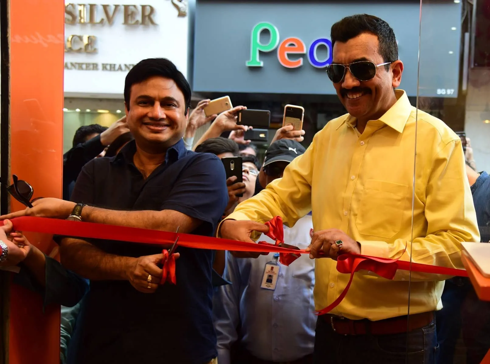 Ravi Saxena & Chef Sanjeev Kapoor launchinh the Wonderchef Outlet at Gurugram